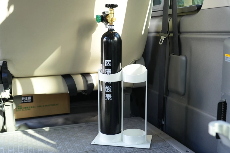 酸素ボンベ